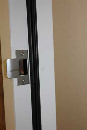 The 1795 has dual contact jamb weatherstrip for improved weathersealing. The 1795 has dual contact jamb weatherstrip for improved weathersealing.